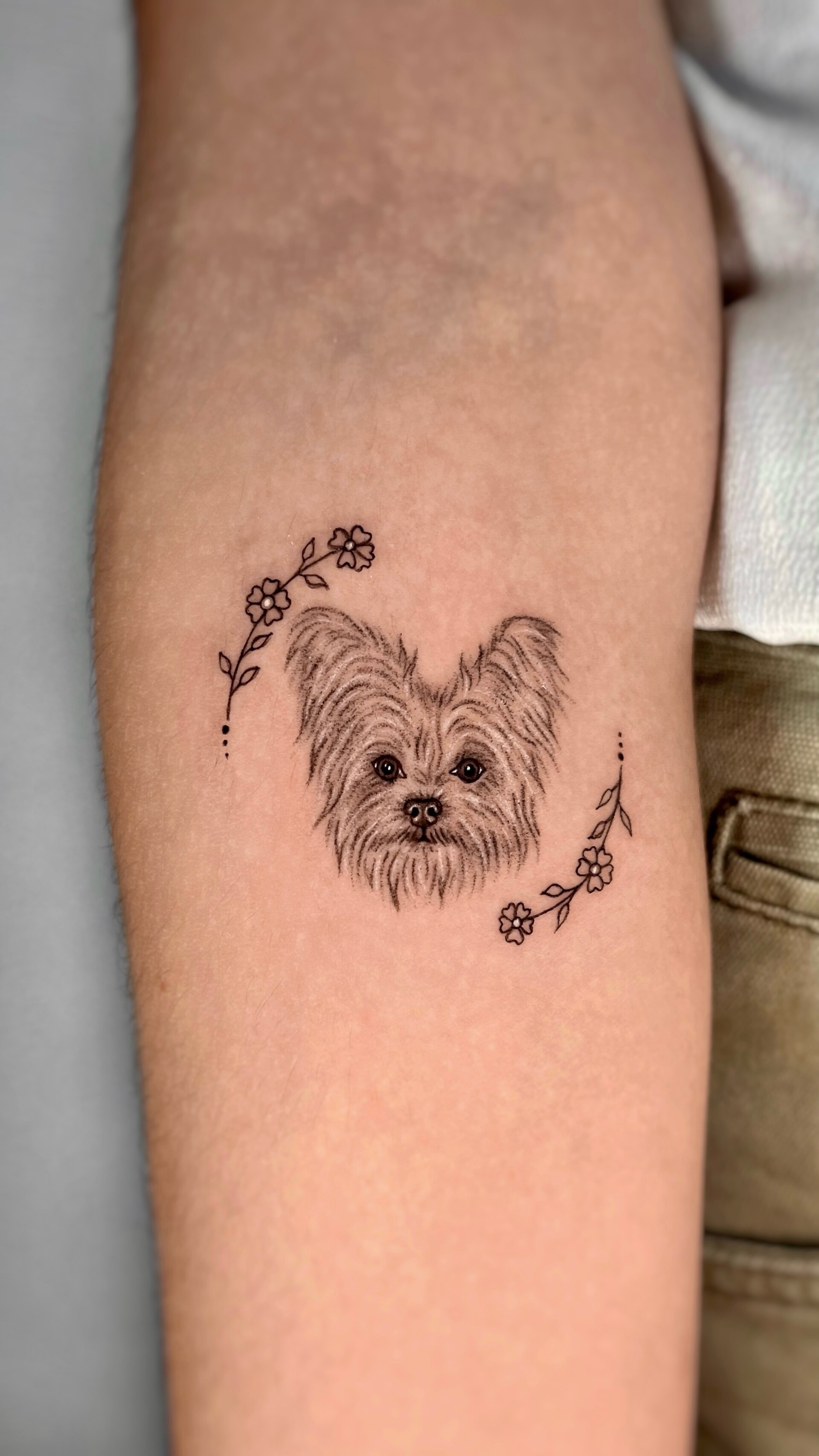 Tatuaje · Línea fina + sombras