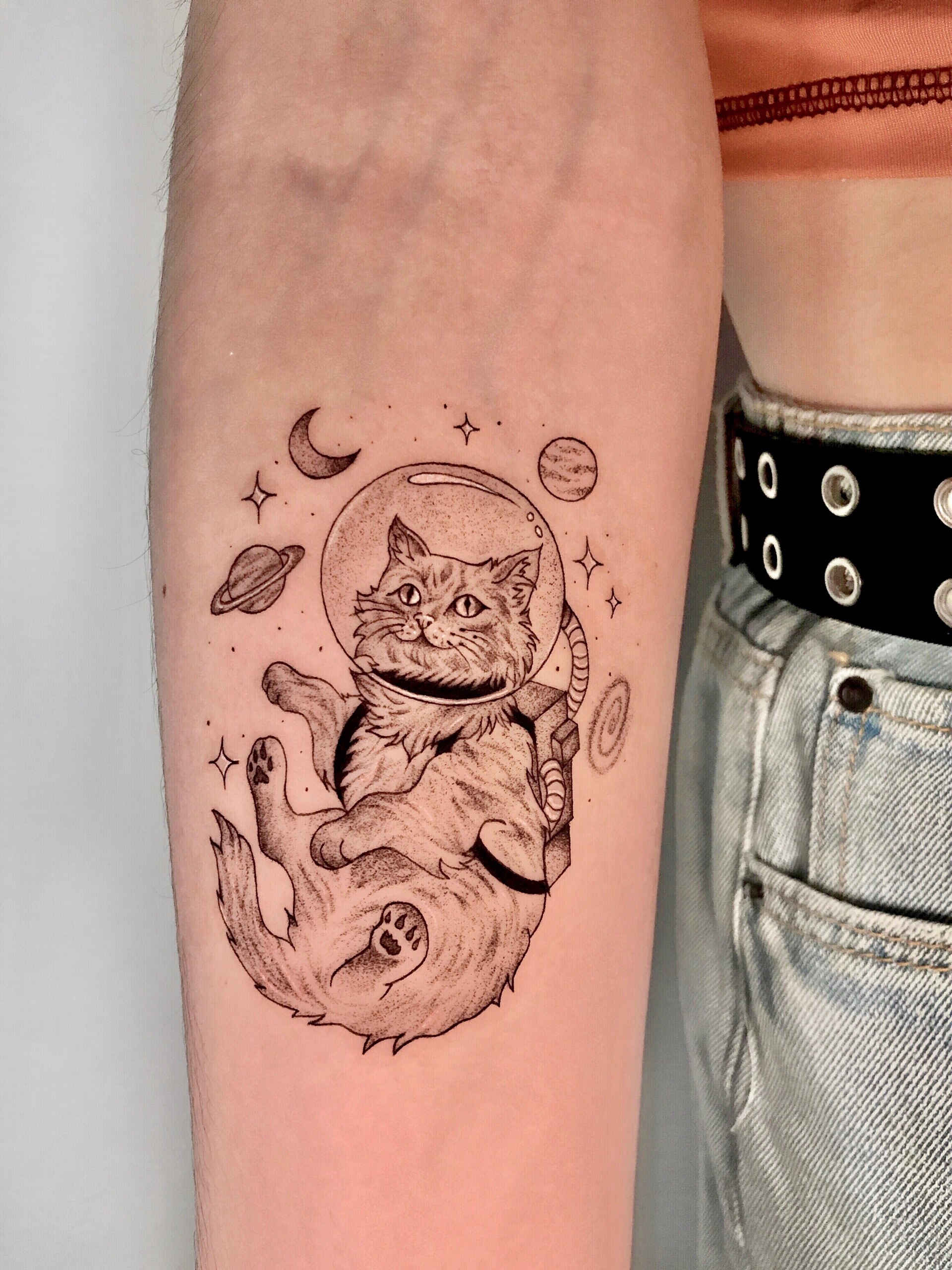 Tatuaje · Línea fina + sombras
