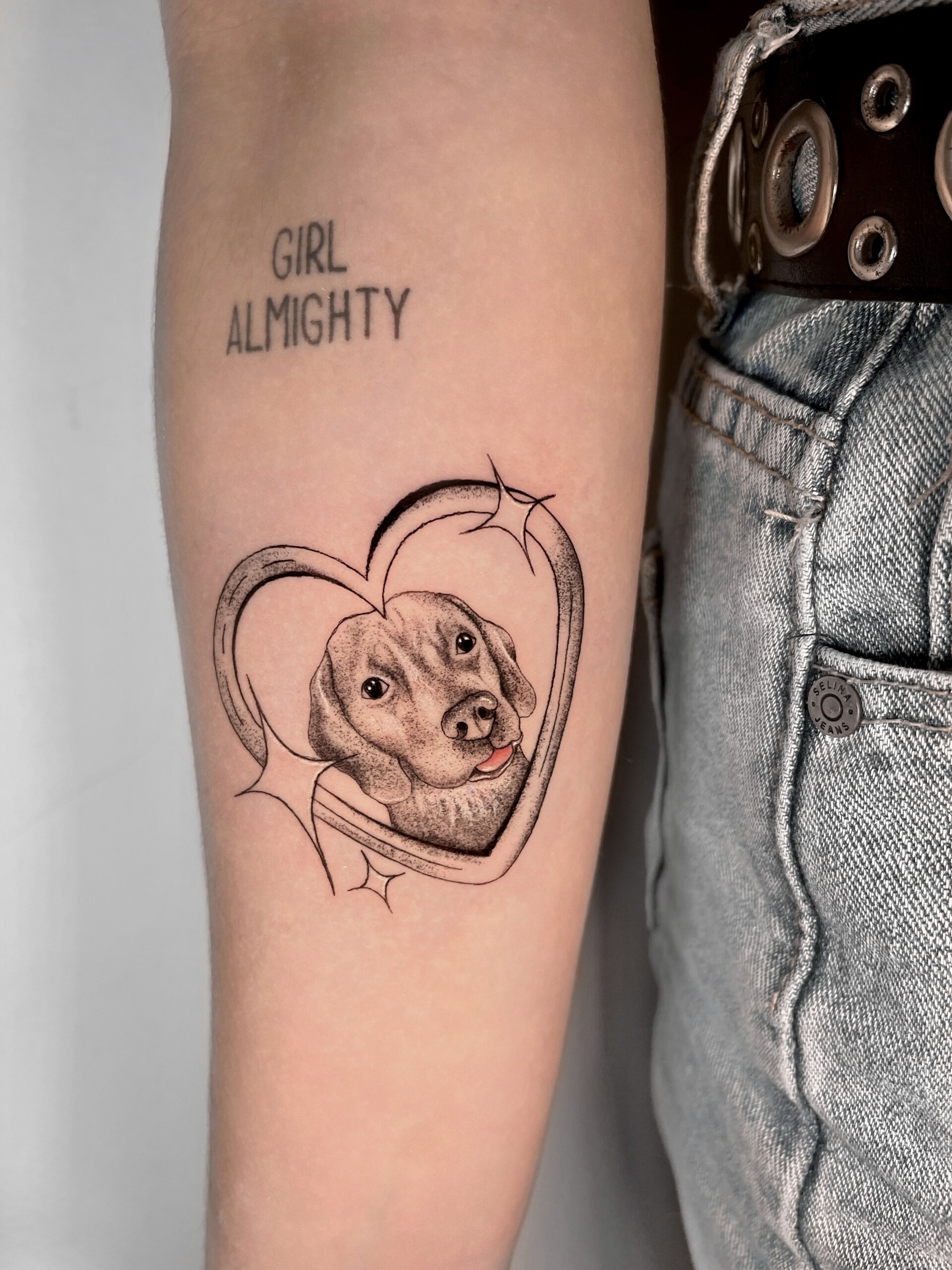 Tatuaje · Línea fina + sombras