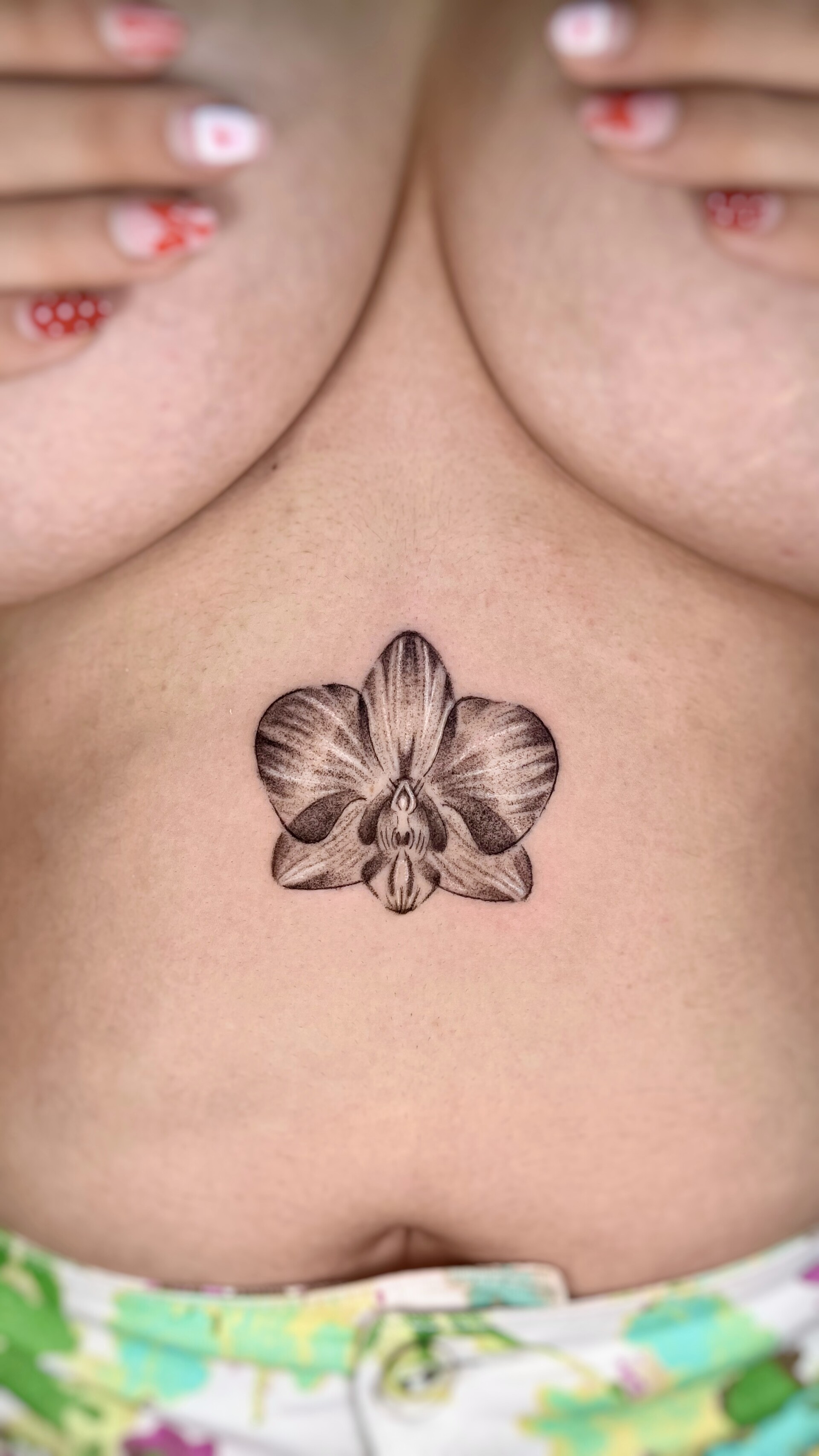 Tatuaje · Línea fina + sombras