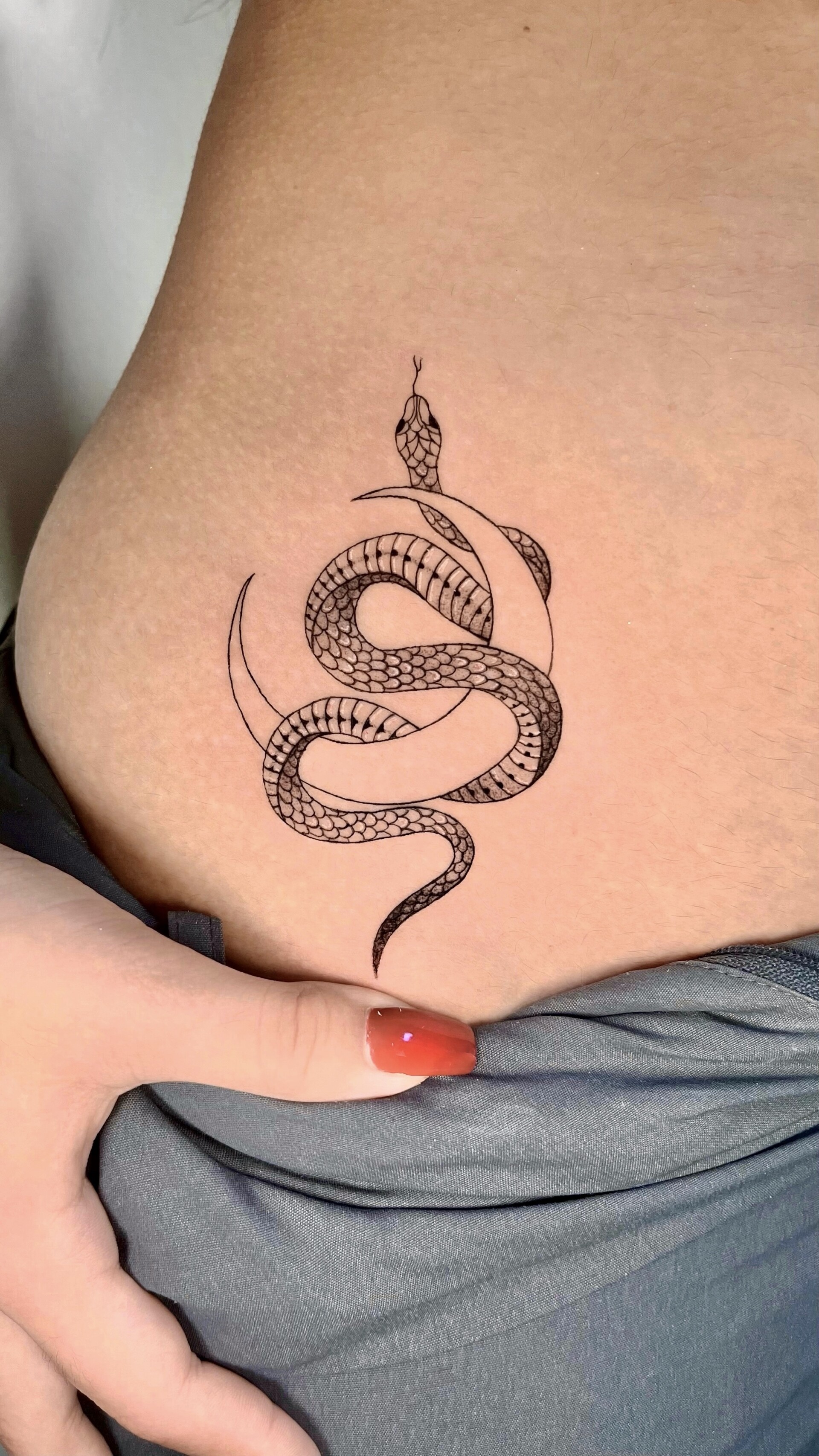 Tatuaje · Línea fina + sombras