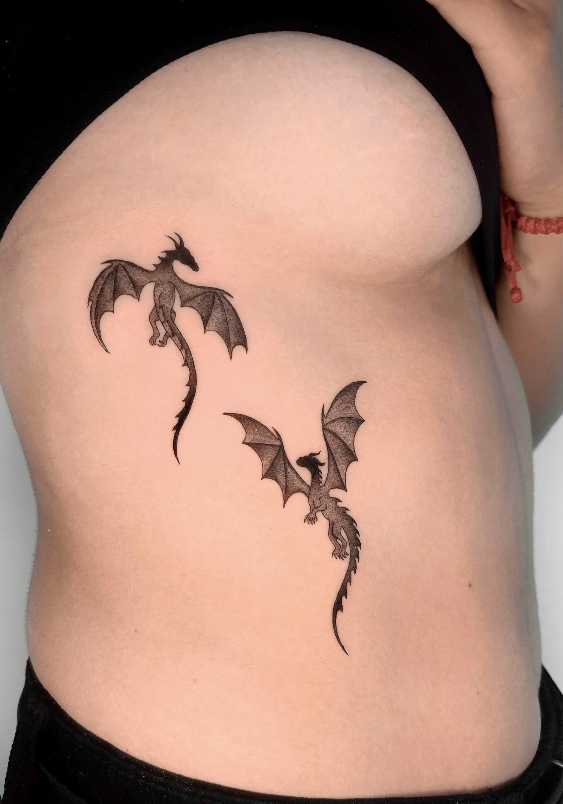 Tatuaje · Línea fina + sombras