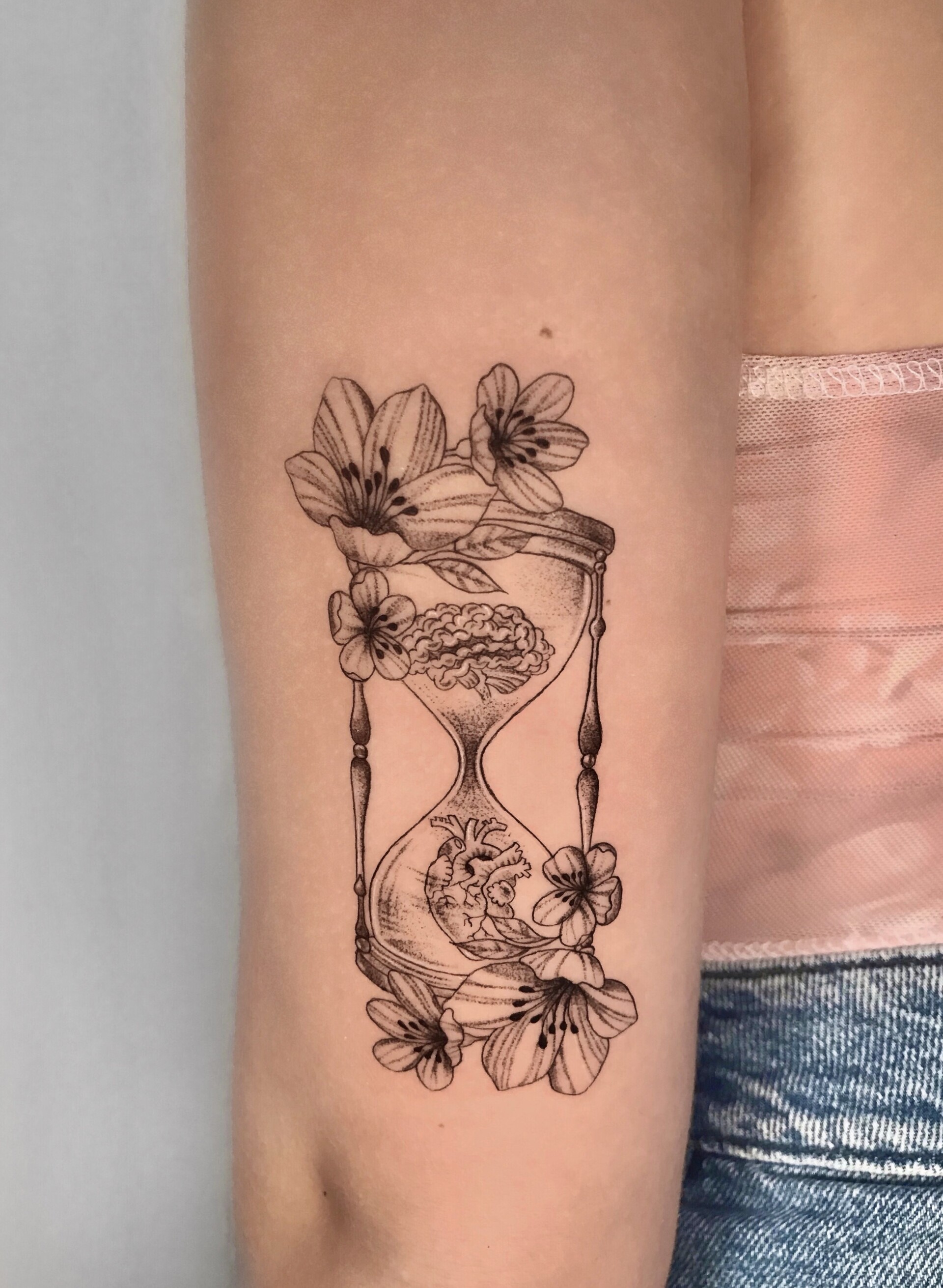 Tatuaje · Línea fina + sombras