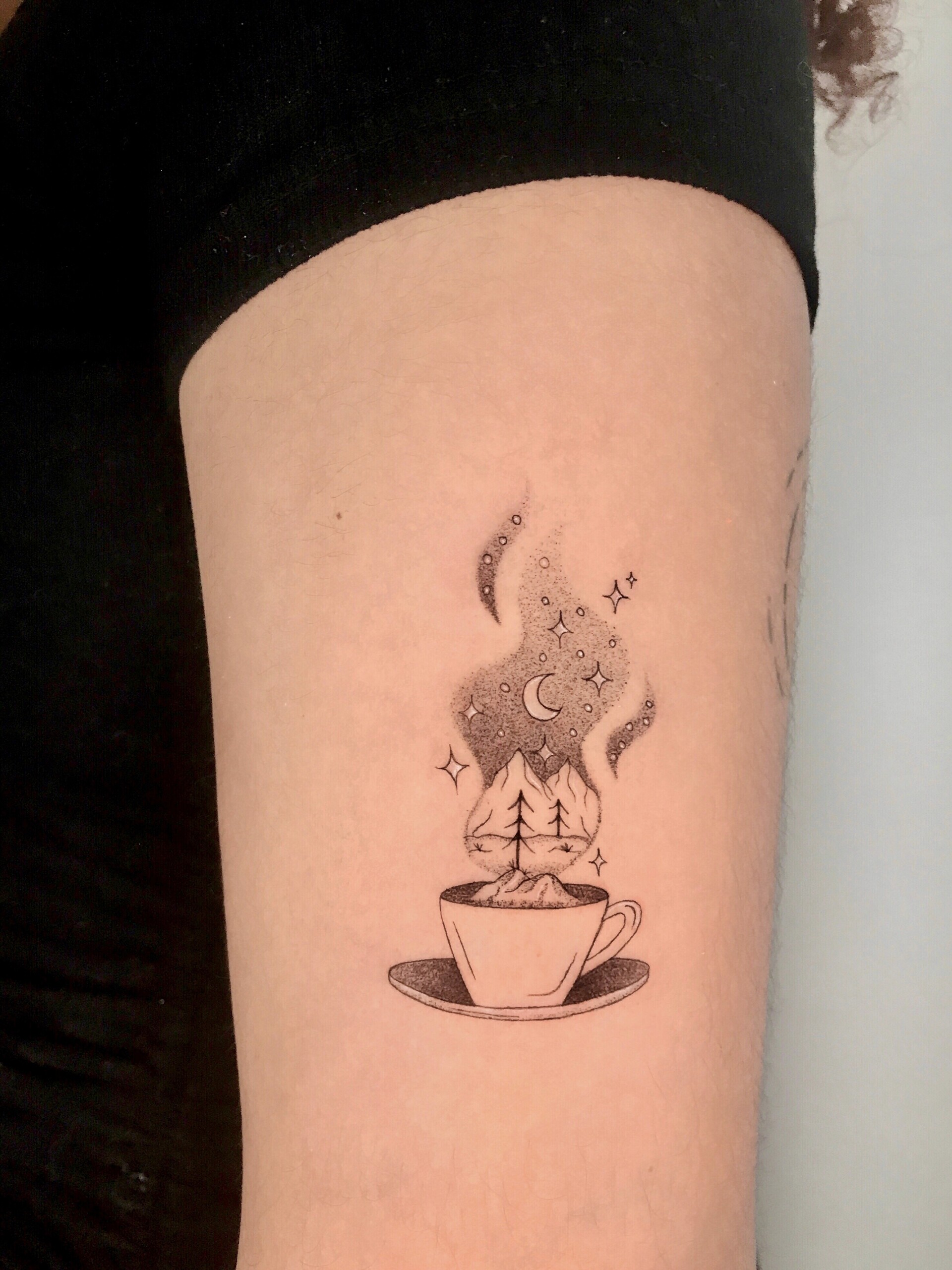 Tatuaje · Línea fina + sombras