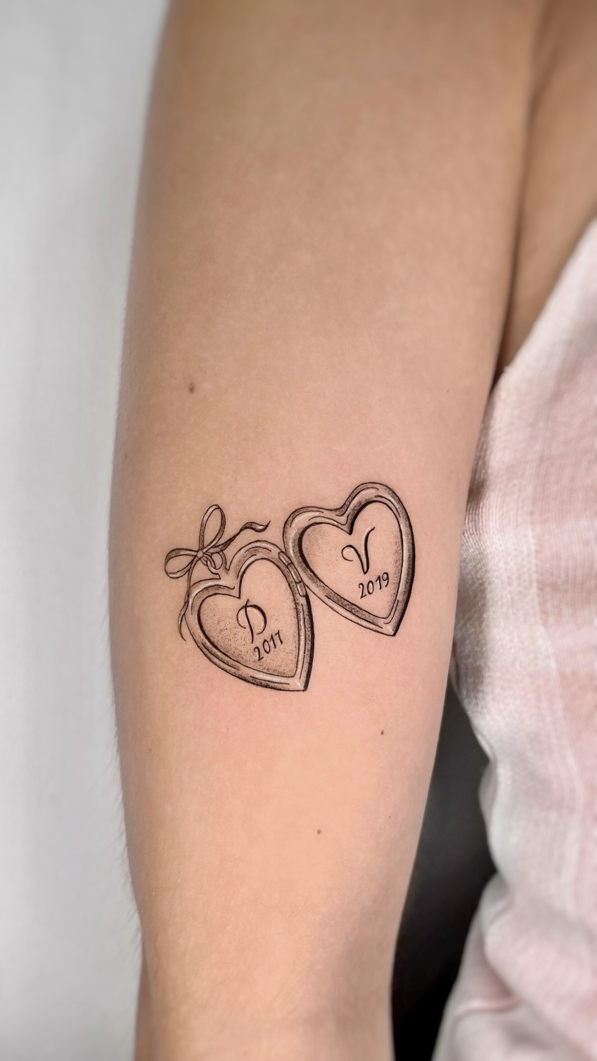 Tatuaje · Línea fina + sombras
