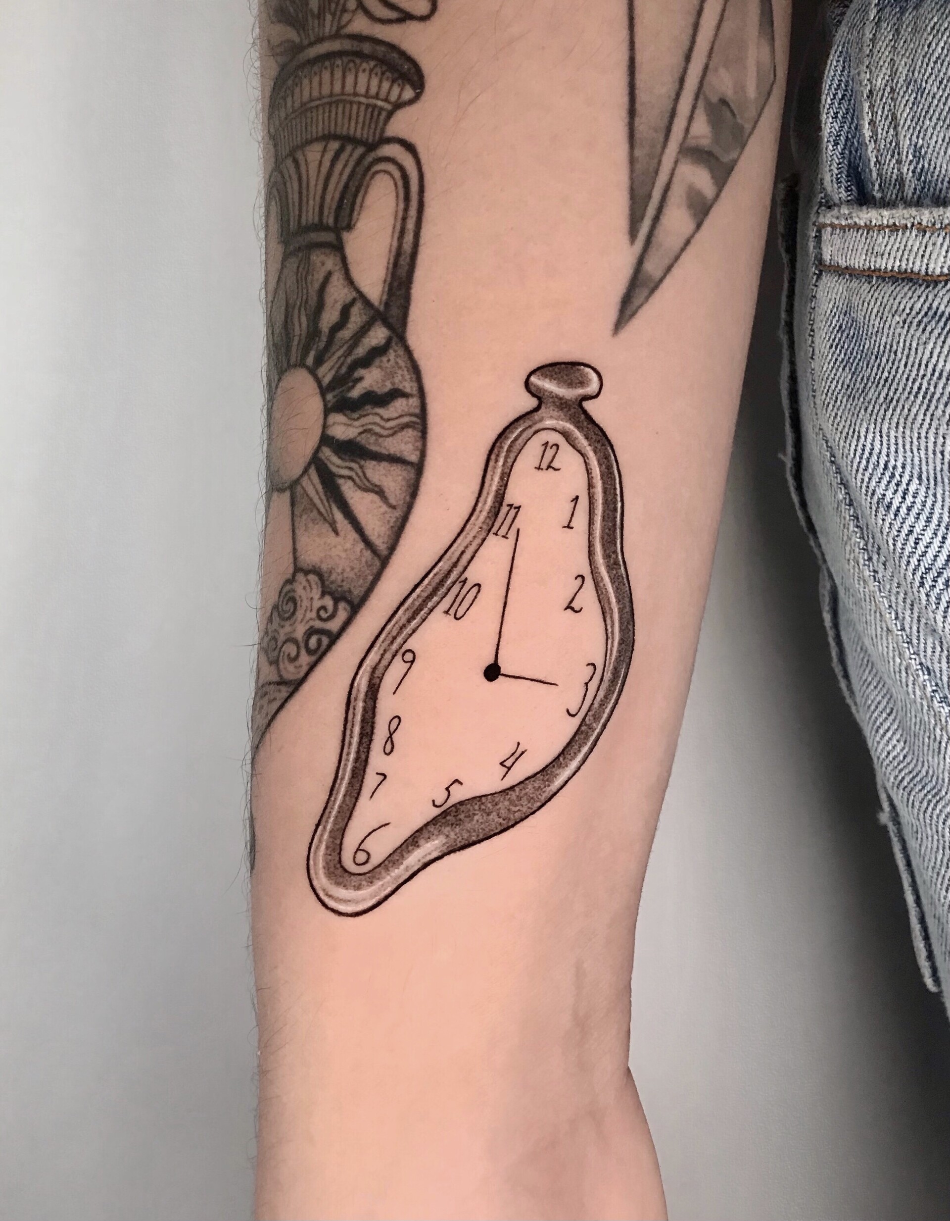 Tatuaje · Línea fina + sombras