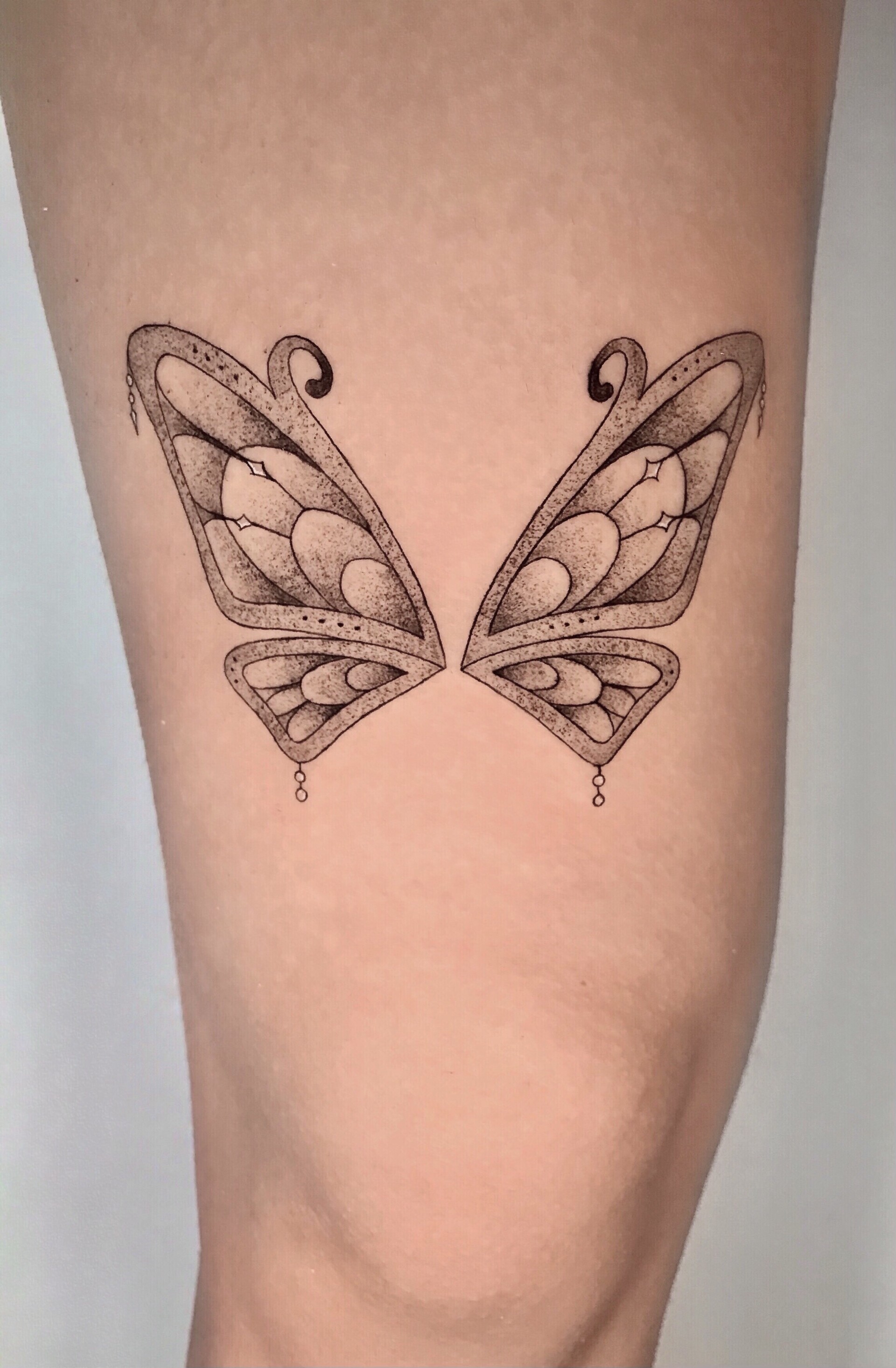 Tatuaje · Línea fina + sombras