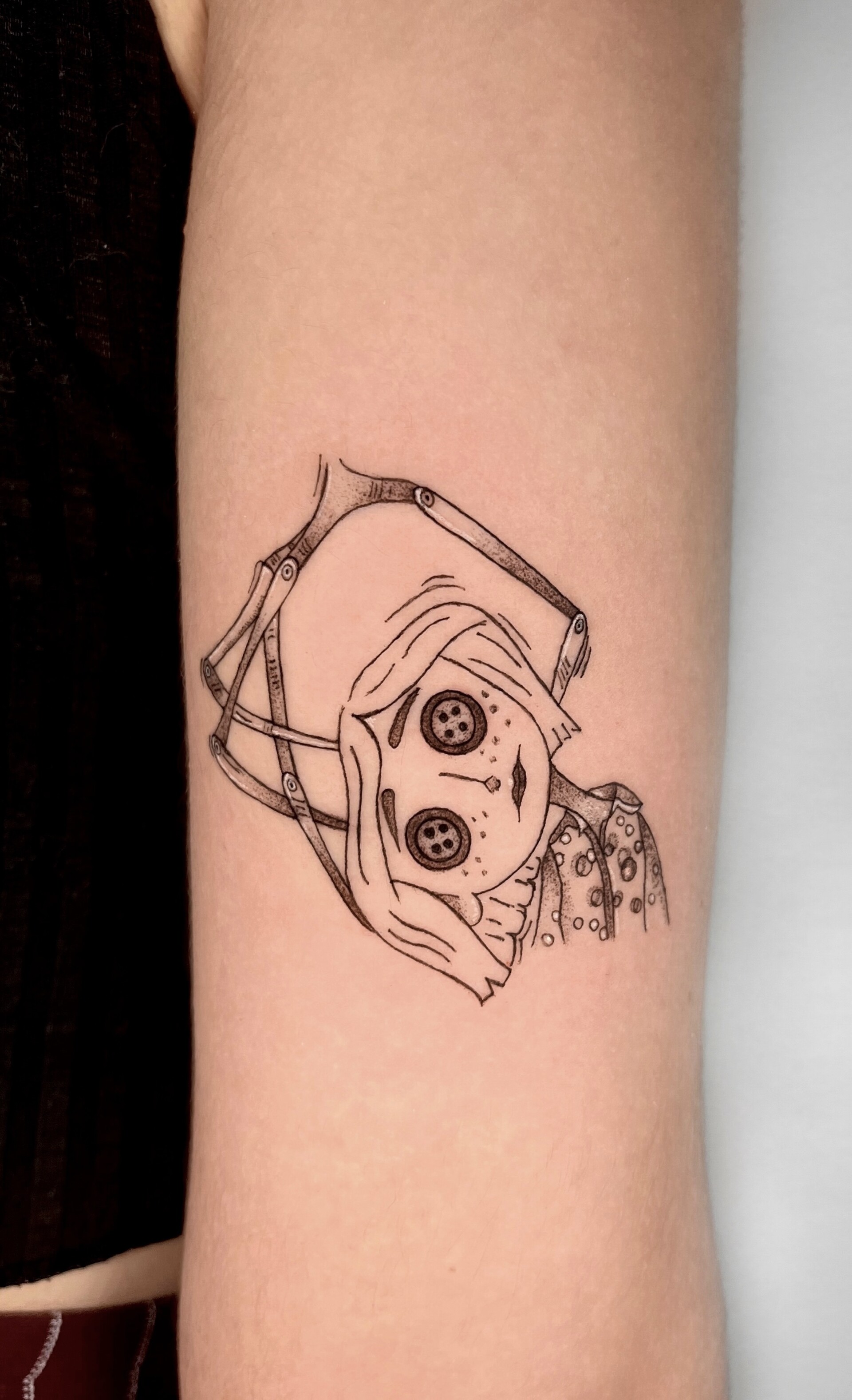 Tatuaje · Línea fina + sombras